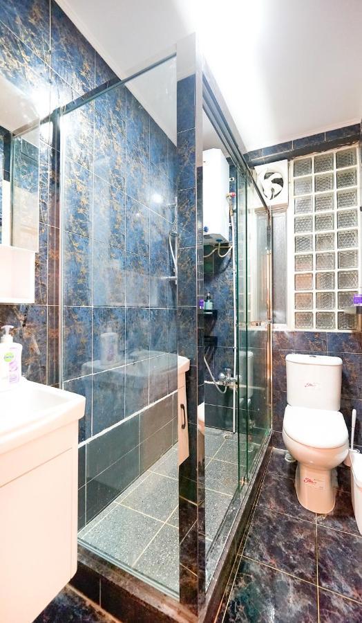 Shared Room At Lockhart Road 414 Hong Kong Bagian luar foto